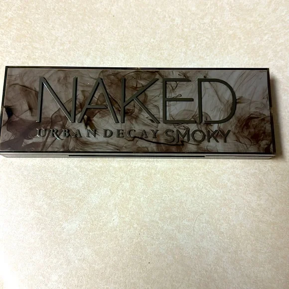 NIB Urban Decay Smokey Eyeshadow Palette - Picture 3 of 7